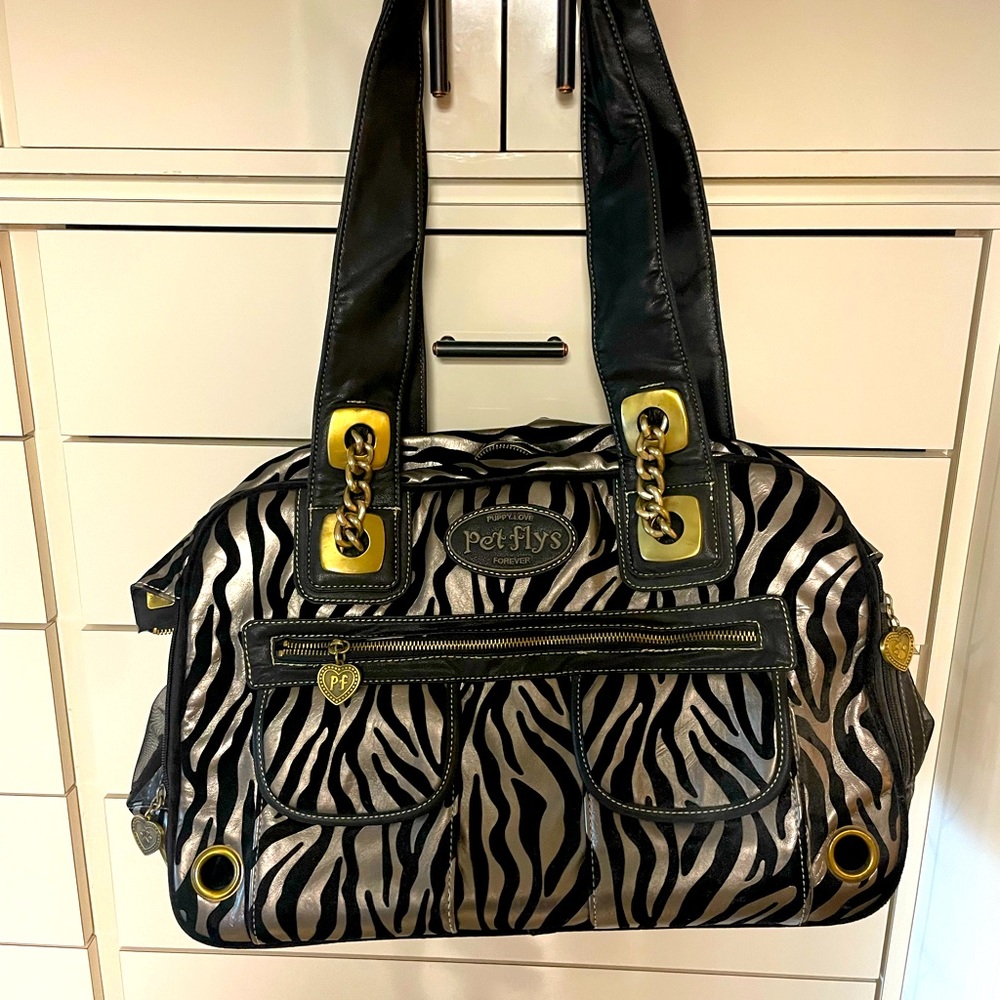 Pet flys dog carrier